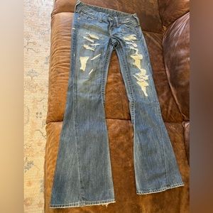 True Religion destroyed jeans size 29